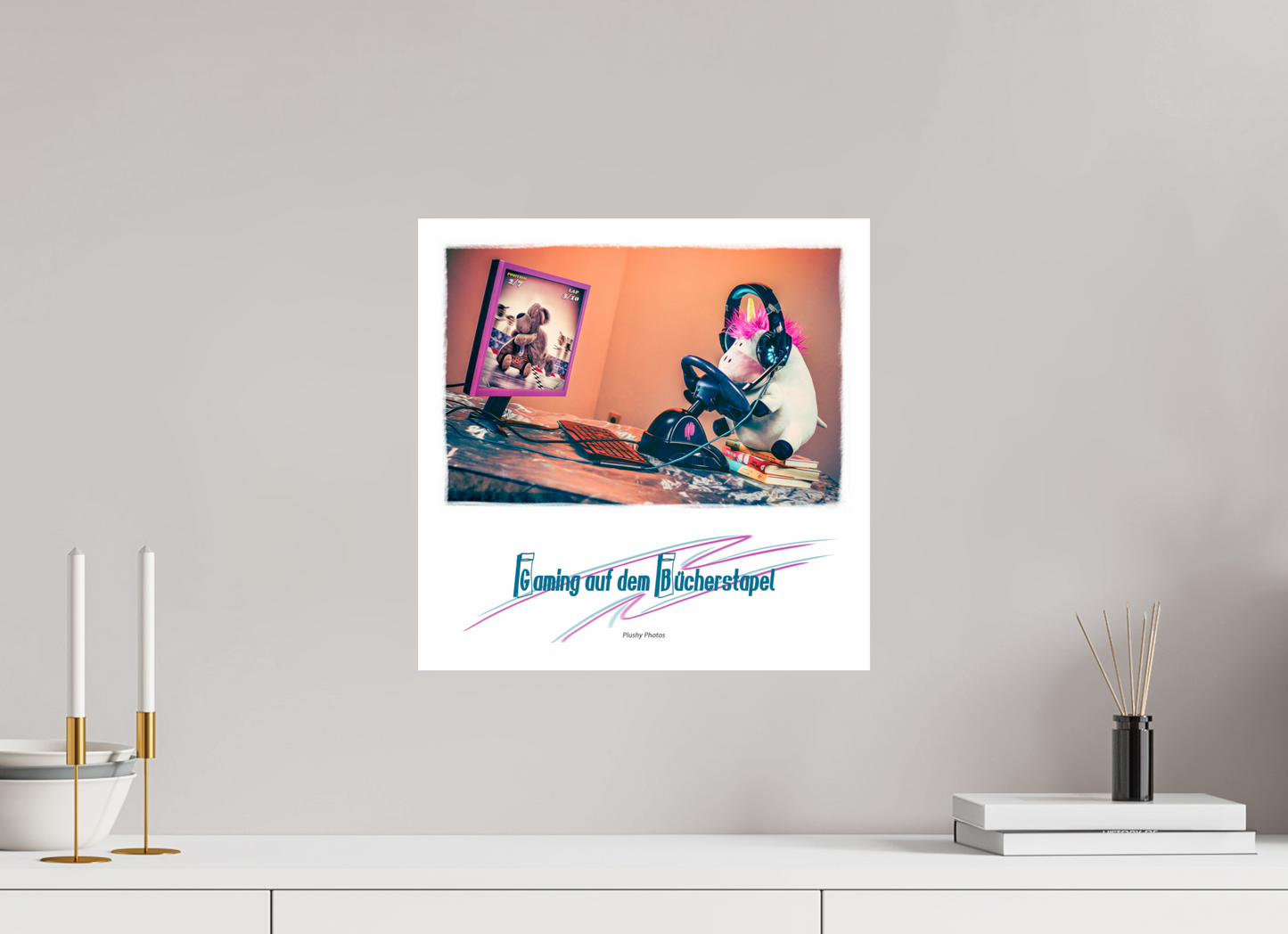 40 x 40 cm, Photo Print On Fuji Crystal DP II Plushy Gaming auf dem Buecherstapel Wanddeko Quadrat