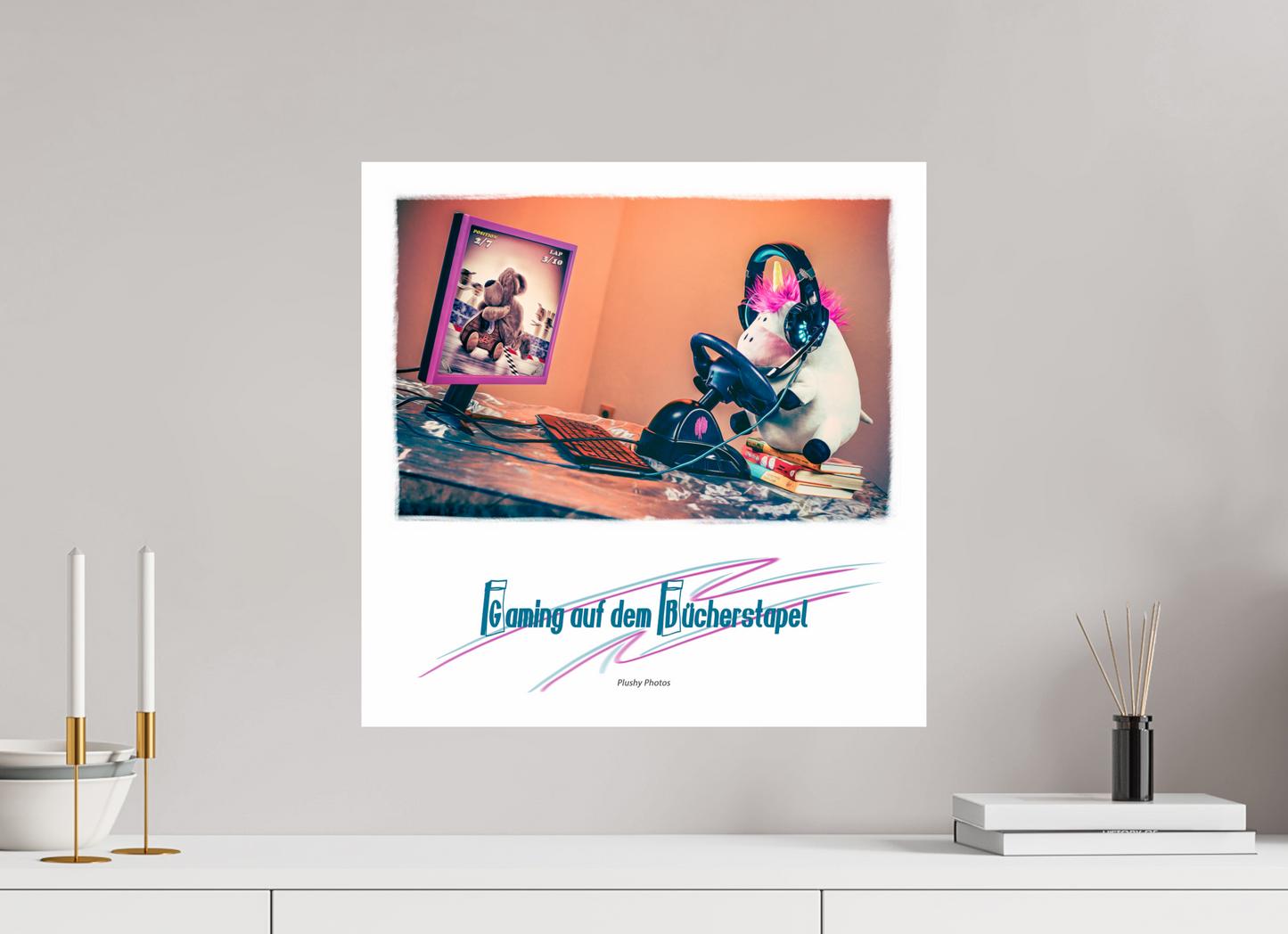 50 x 50 cm, Photo Print On Fuji Crystal DP II Plushy Gaming auf dem Buecherstapel Wanddeko Quadrat