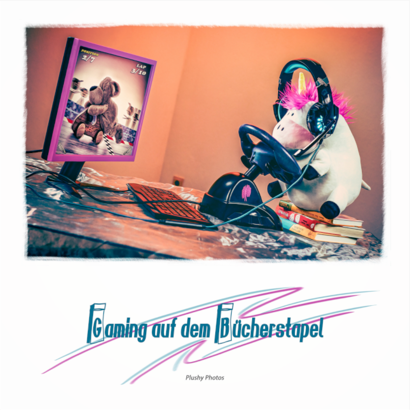Main image Plushy Gaming auf dem Buecherstapel Wanddeko Quadrat