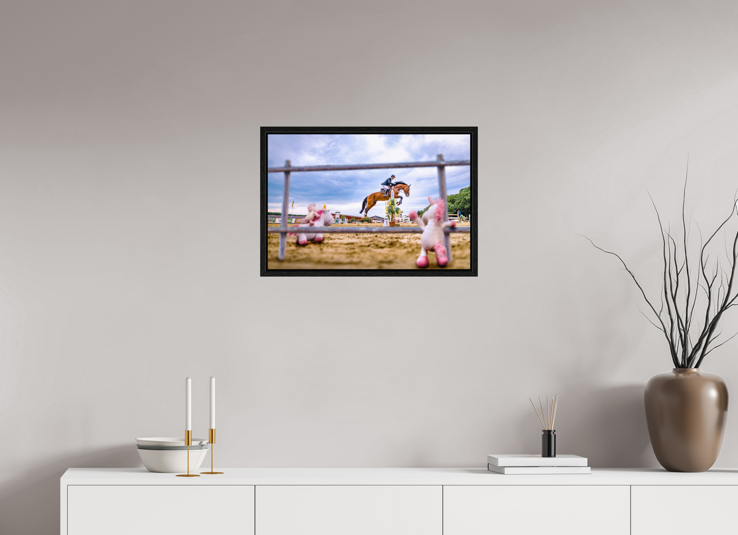 60 x 40 cm, Floater Frame Wandbild kleine Einhörner Kuscheltiere auf dem Reiterhof Deko Kinderzimmer