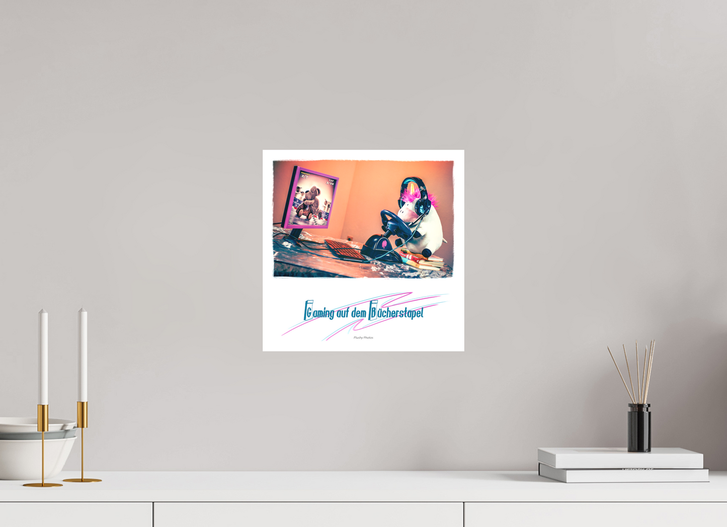 30 x 30 cm, Foto-Leinwand matt Leinwand Wandbild süsses Einhorn Kuscheltier auf dem Bücherstapel Deko Kinderzimmer