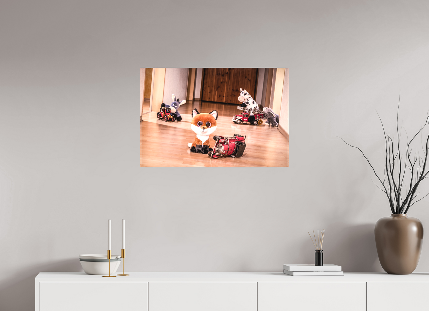 75 x 50 cm, Foto-Leinwand matt Wandbild süsser Fuchs Kuscheltier spielt mit Blechauto Deko Kinderzimmer