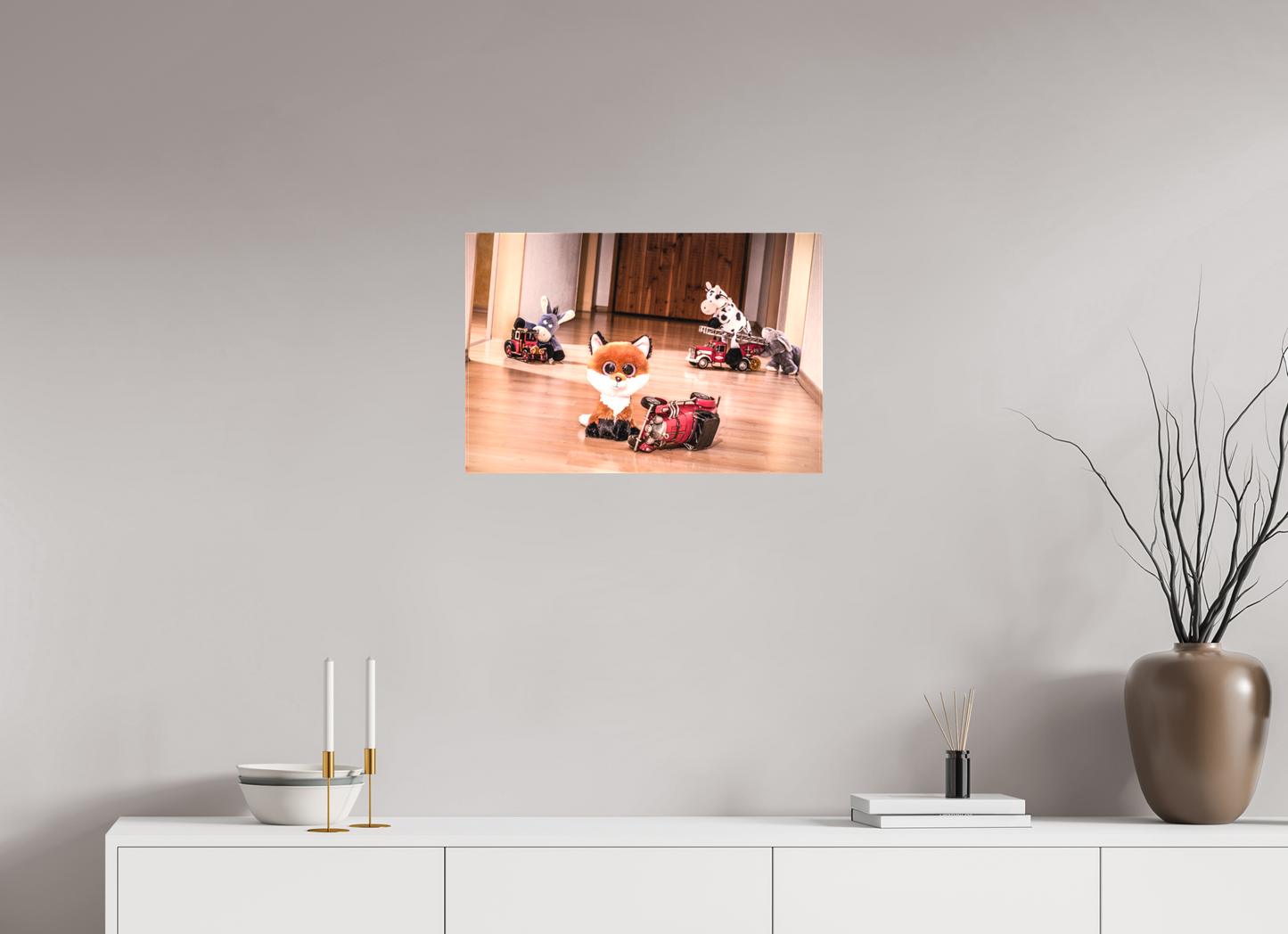 60 x 40 cm, Foto-Leinwand matt Wandbild süsser Fuchs Kuscheltier spielt mit Blechauto Deko Kinderzimmer