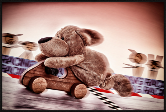 Main image Wandbild süßer brauner Hund Kuscheltier der Rennfahrer Deko Kinderzimmer